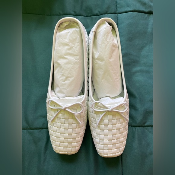 BNWT Freda Salvador Jada Flats in White Size 8 - Picture 4 of 5